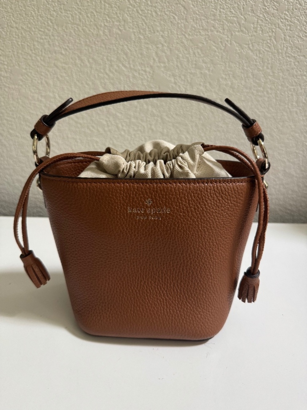 Kate Spade New York Hayes bucket bag- brand new
